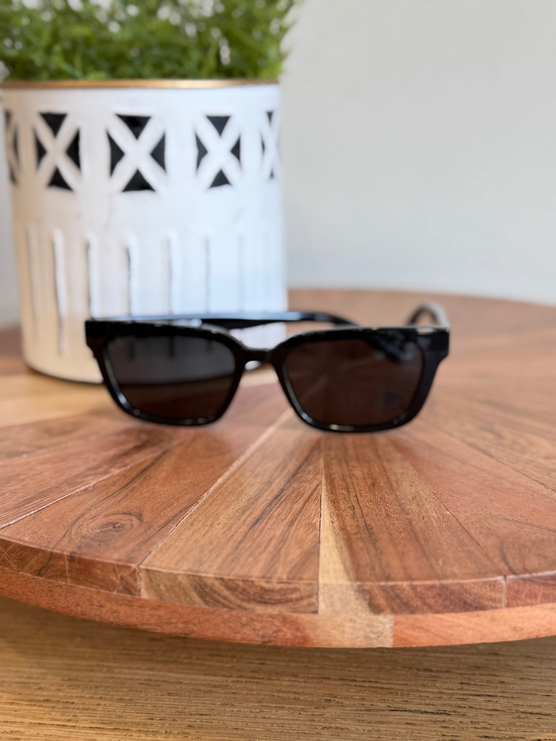 Vivian Black Rectangular Sunglasses