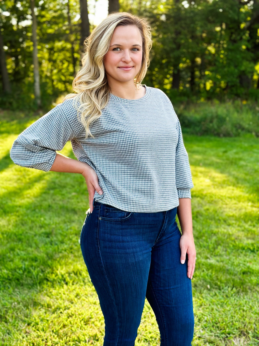 Pleated Sleeve Knit Blouse