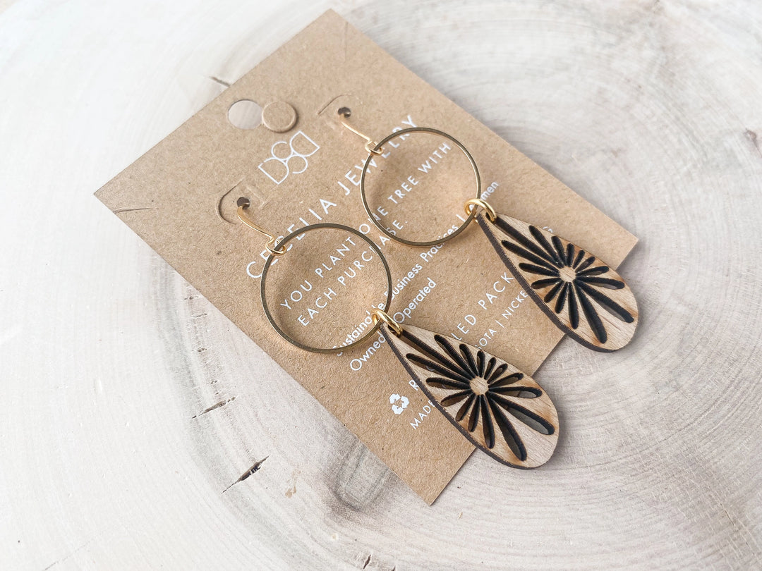 Small Wood Earring Daisy