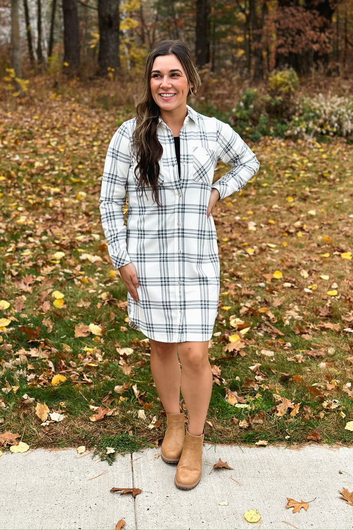 Leslie- Ivory Plaid