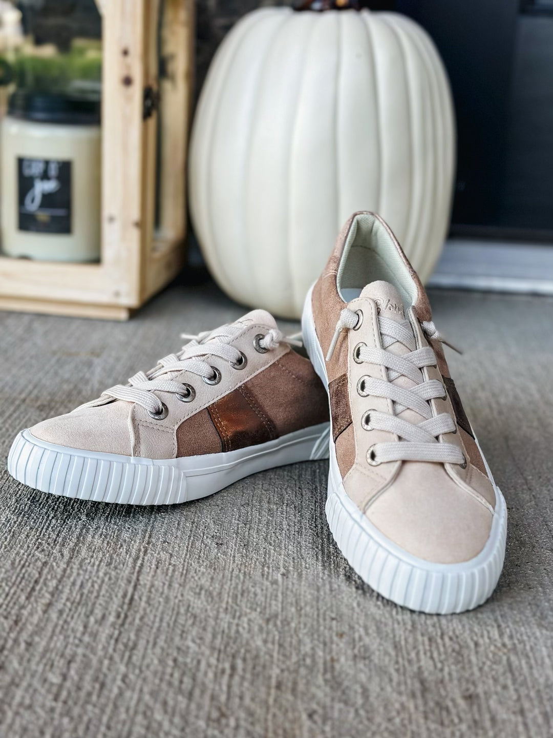 Wave-B Sneaker