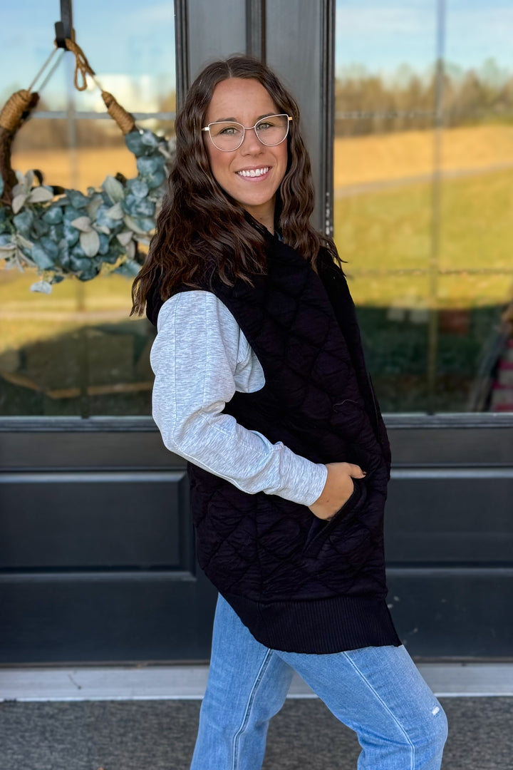 Oversized Quilted Fleece Vest- Black