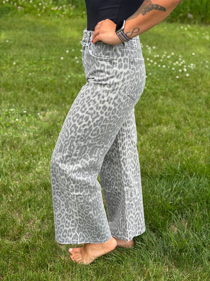 Vervet Grey Leopard High Rise