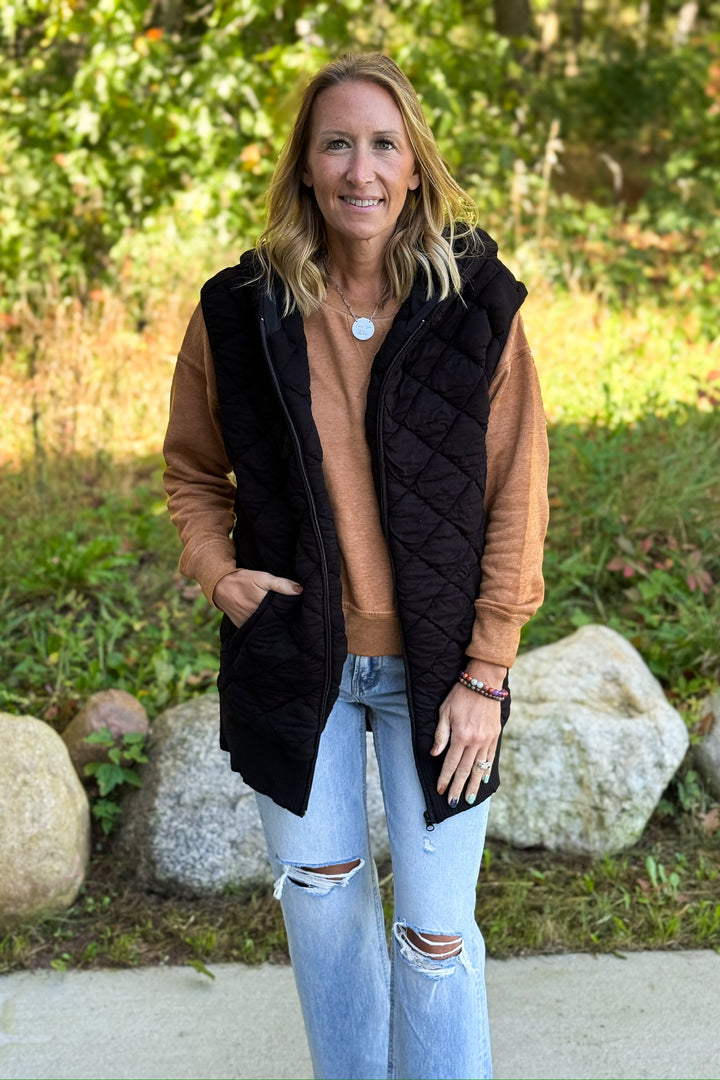 Oversized Quilted Fleece Vest- Black